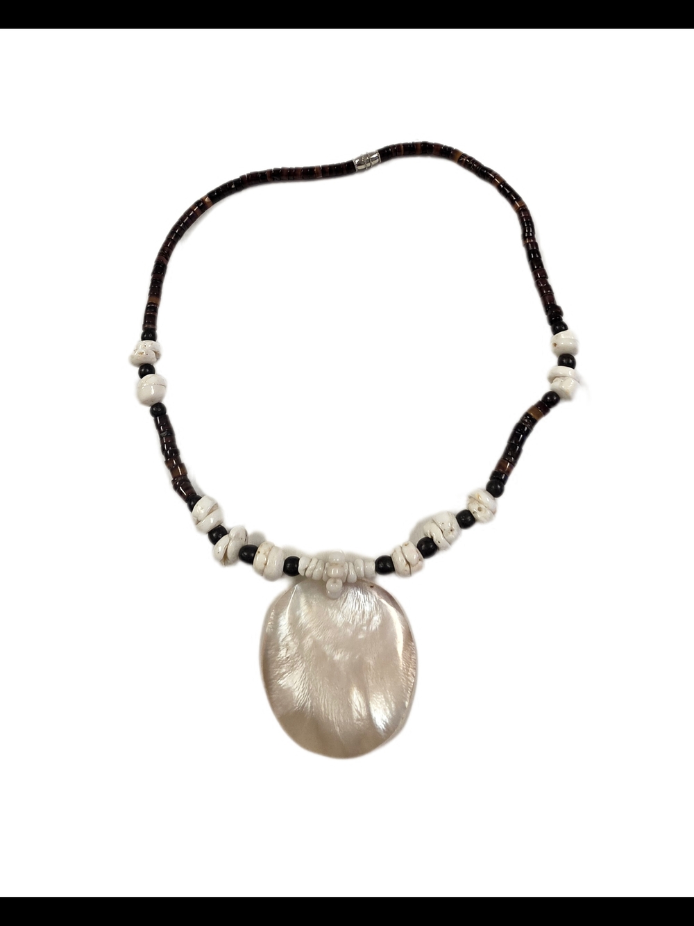 Handcrafted Cream Shell Pendant Bead Necklace